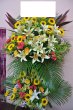 画像2: スタンド花　季節のお花お任せ　２段【予算20000円】 (2)
