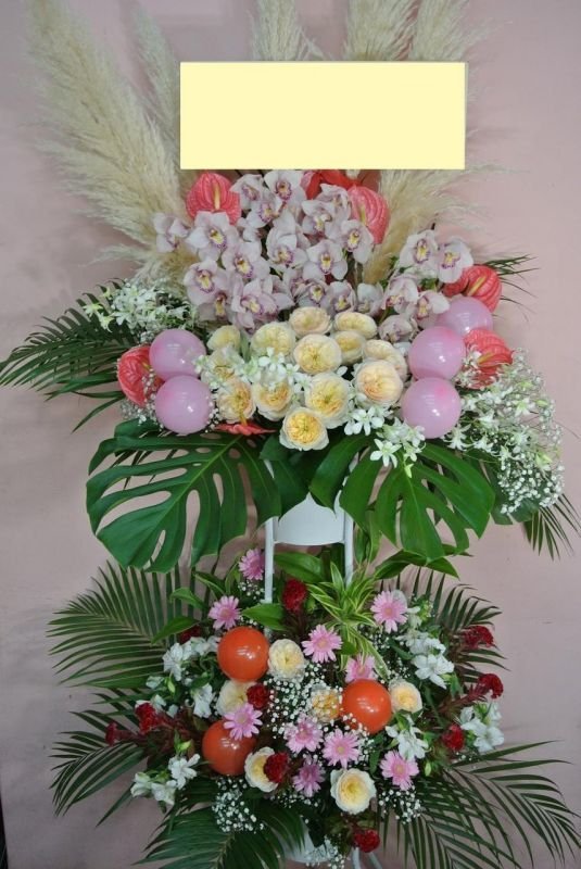 画像1: スタンド花　バルーン入り　２段　【予算30000円】 (1)