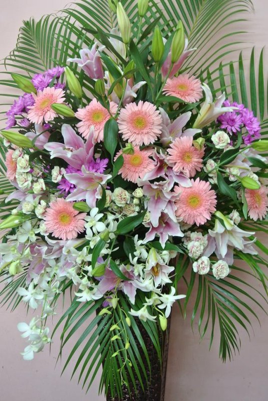 画像2: スタンド花　お任せ　1段　【予算　20000円】 (2)