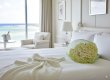 画像4: 沖縄 プロポーズ 白バラ60本の花束｜ホテル配達・サプライズ対応 (4)