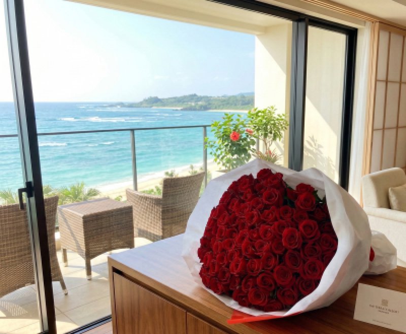画像4: 沖縄でプロポーズに贈る赤バラ99本の花束｜ホテル配達・サプライズ対応(永遠の愛) (4)
