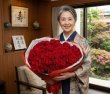 画像1: 長寿祝いに圧巻の赤ばら100本│沖縄の花屋アレンジマニア (1)