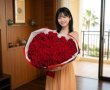 画像1: 沖縄でプロポーズに贈る赤バラ99本の花束｜ホテル配達・永遠の愛 (1)