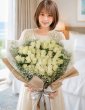 画像1: 沖縄 プロポーズ 白バラ60本とカスミソウの花束 (1)